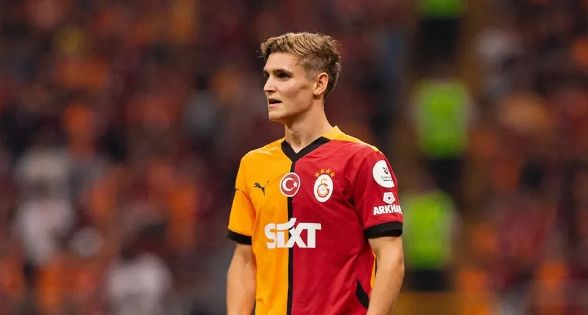 Galatasaray'da ayrılık kapıda! İlk resmi teklif Elias Jelert için geldi