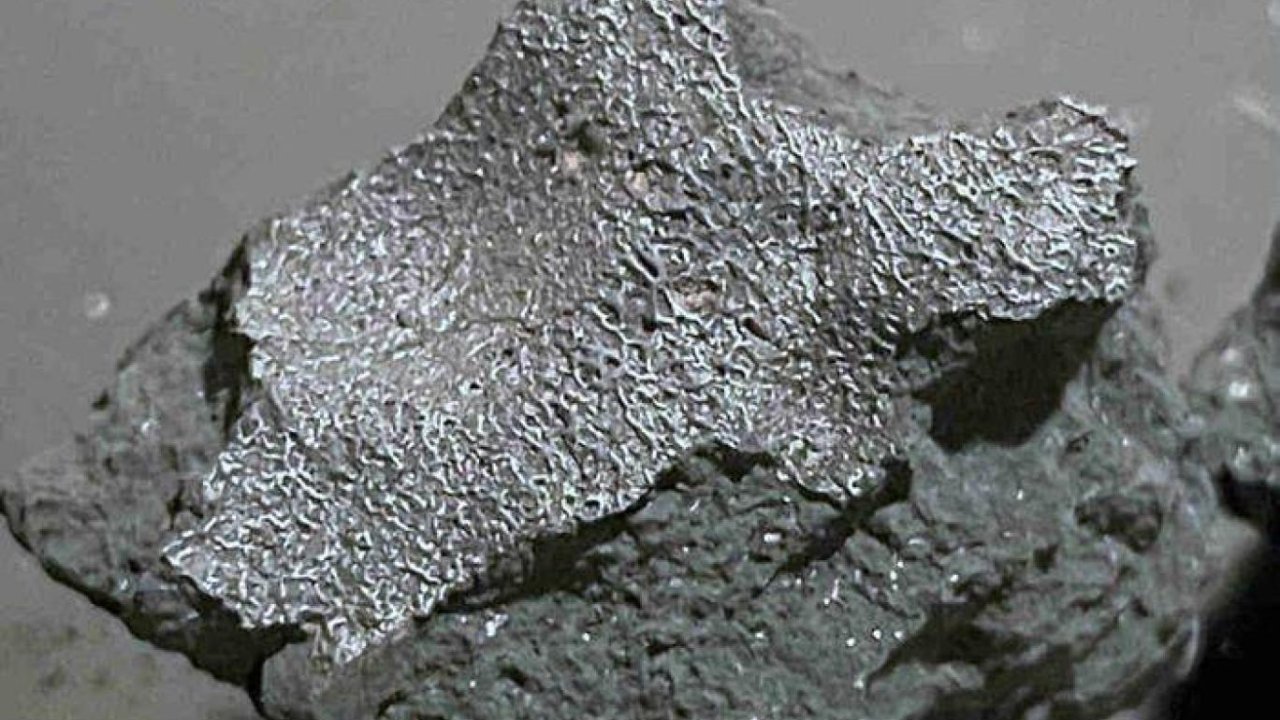 New Jersey’de bir evin çatısına düşmüştü: Meteoritte “uzaylı kimyası” bulundu!