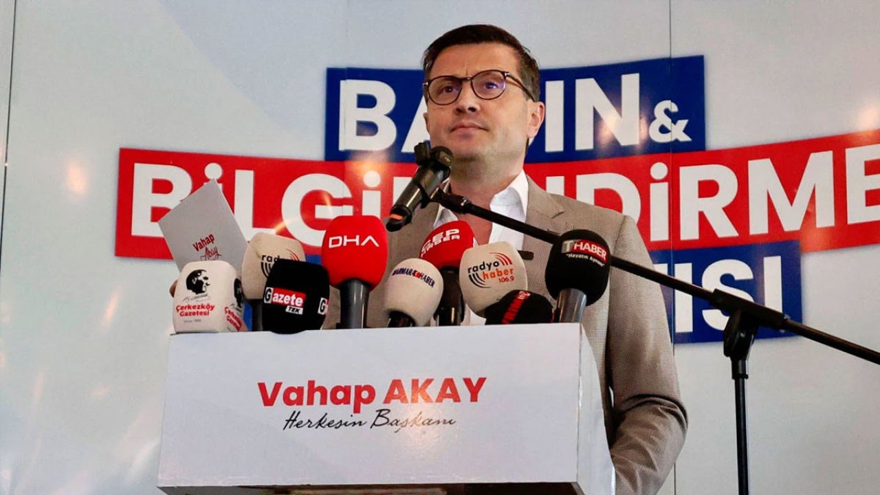 CHP'de bir istifa daha! Vahap Akay partisinden ayrıldığını duyurdu!