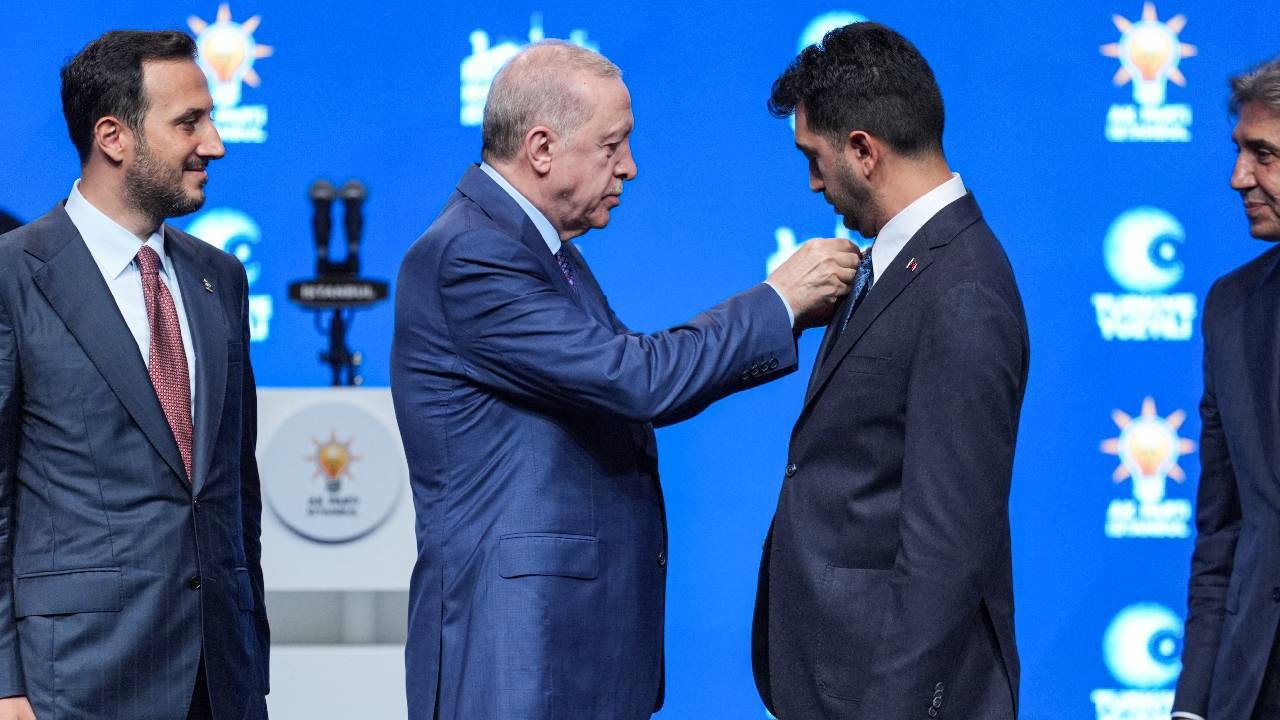AKP'ye geçen Tuzla Belediye Başkanı'ndan dikkat çeken açıklama!