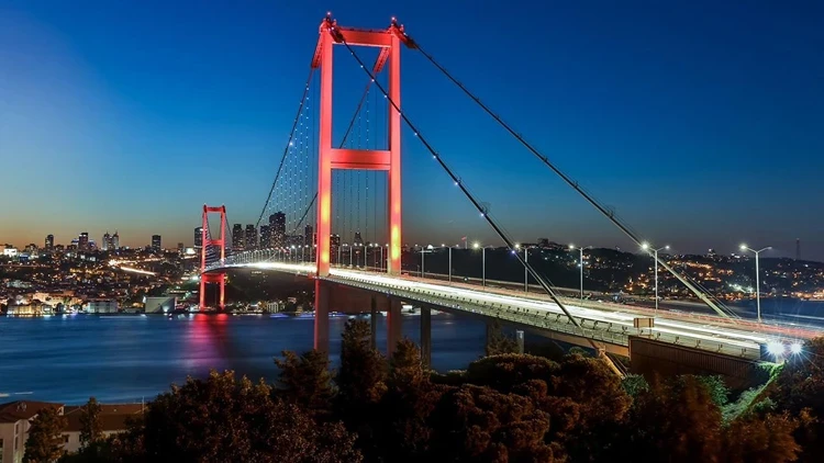 15 Temmuz Şehitler Köprüsü trafiğe kapatıldı! İstanbul Valiliği 3 günlük kapanışı duyurdu