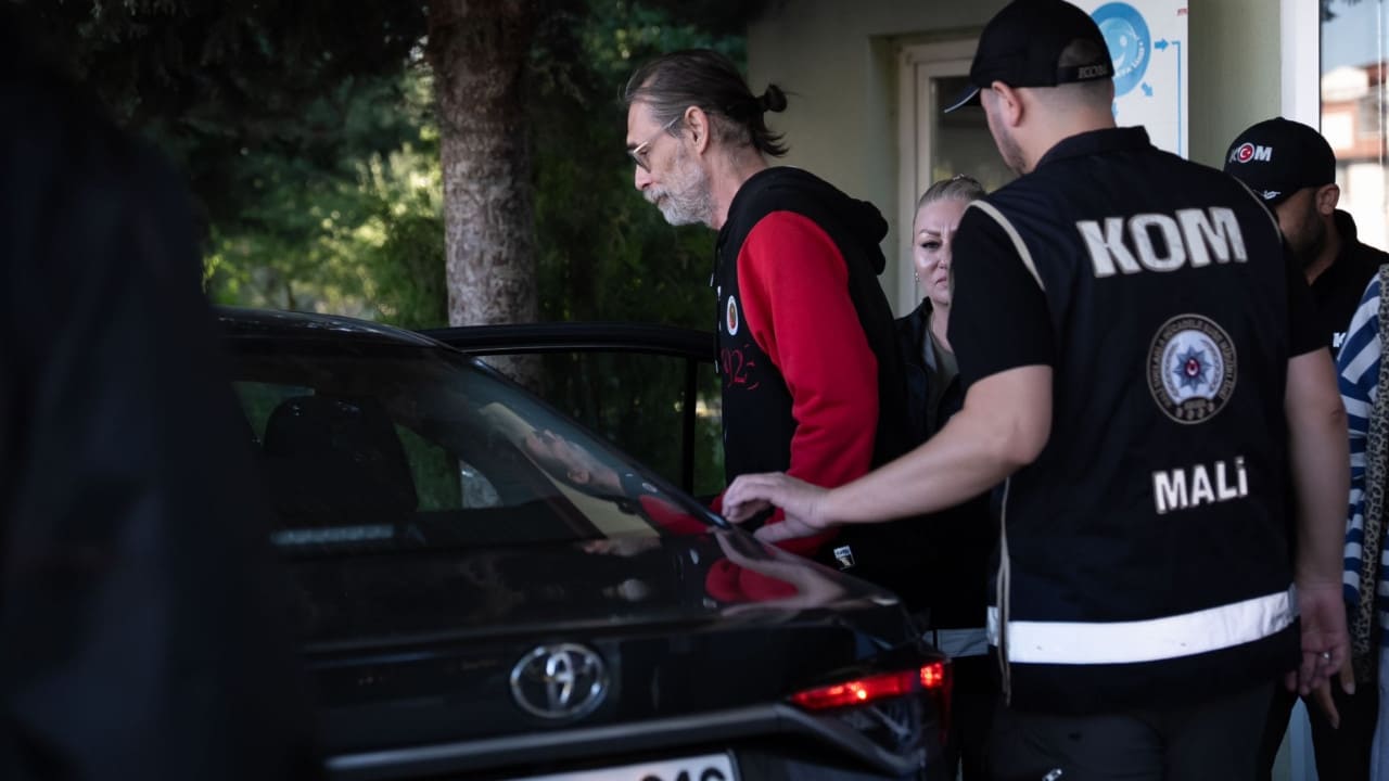 Erdal Beşikçioğlu Etimesgut Belediye Başkanlığı görevinden alındı