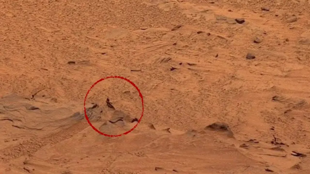 NASA'nın Mars'ta çektiği gizemli görüntünün sırrı çözüldü! Gerçek bambaşka çıktı!