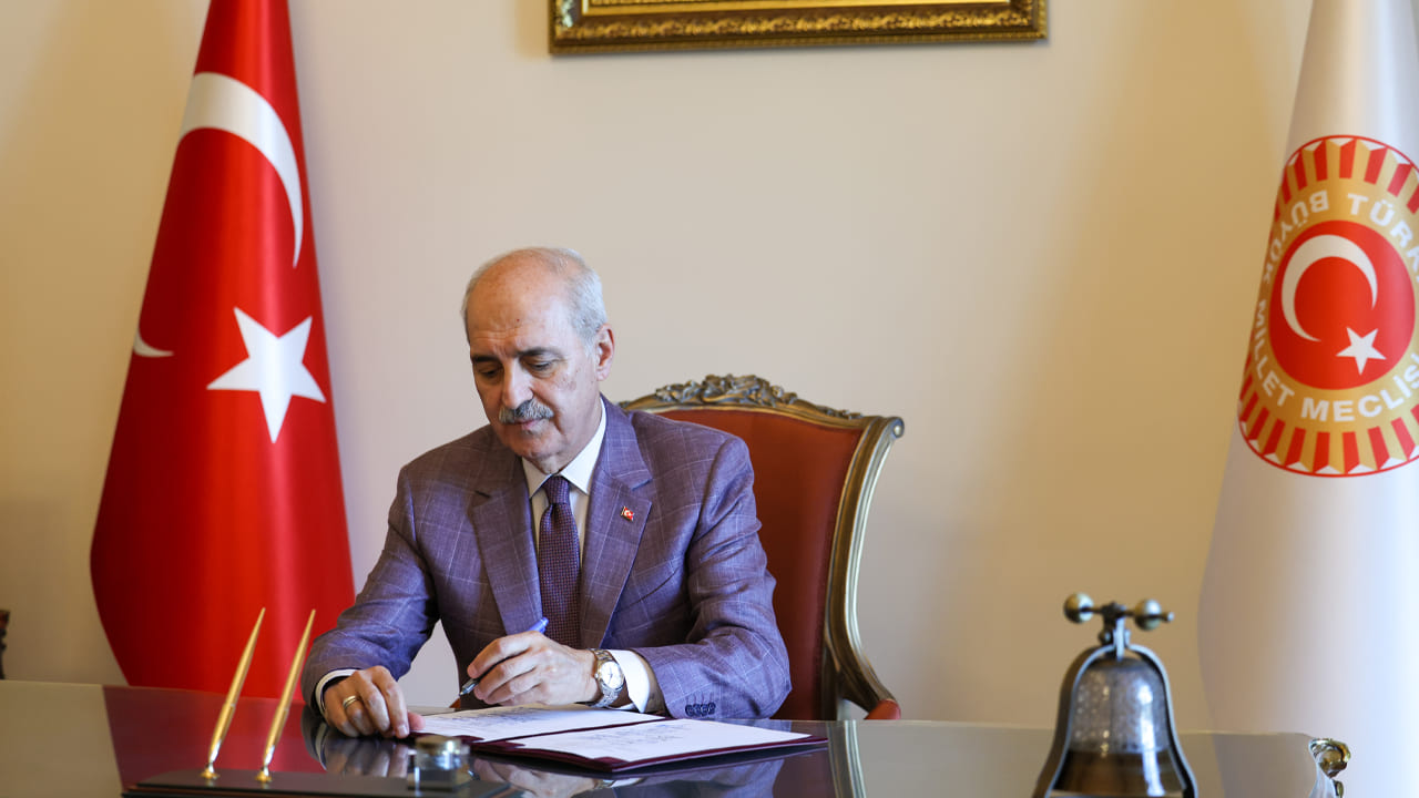 Çerçeve yasa teklifinde kritik aşama! Kurtulmuş ve Bahçeli'de teklifi imzaladı