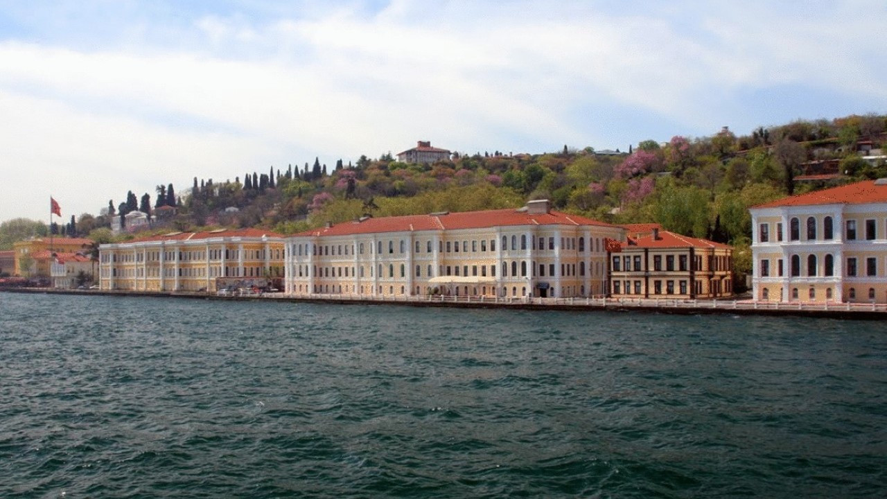 LGS'de İstanbul'un Zirvesindeki Liseler Belli Oldu! 500 Tam Puanla Öğrenci Aldılar!