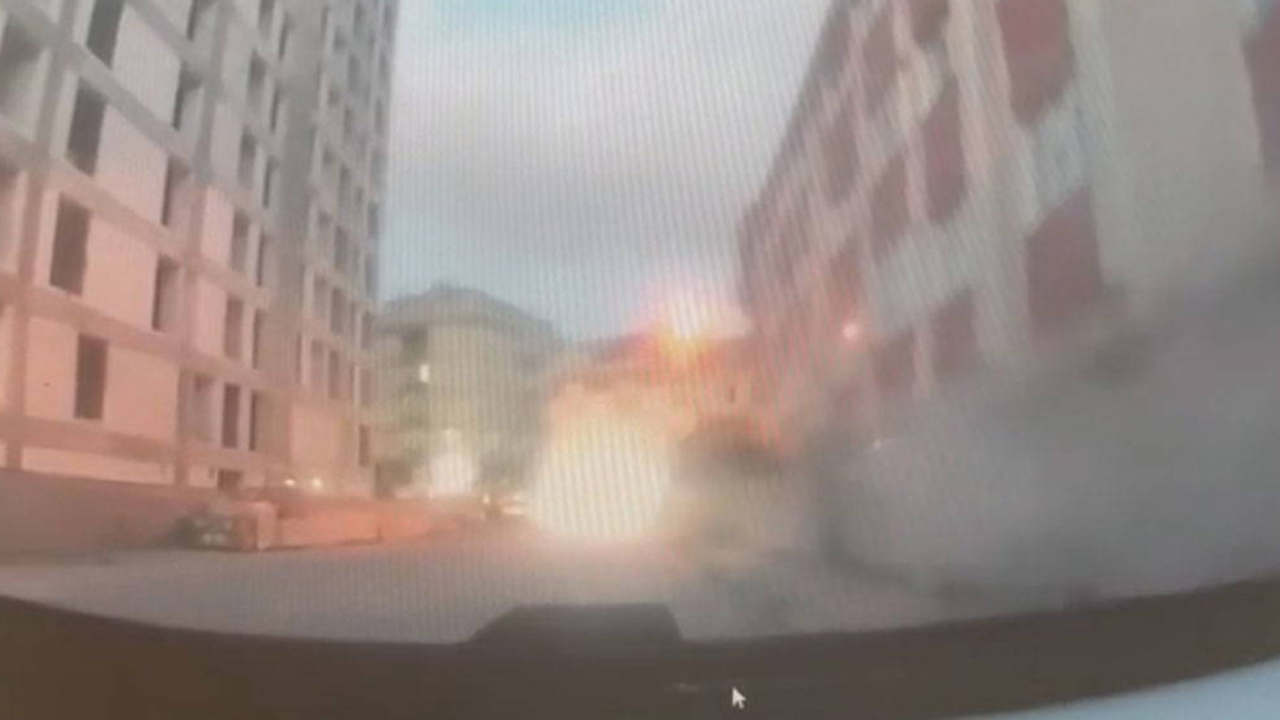 Bahçelievler'de korku dolu anlar! 4 katlı bina saniyeler içinde çöktü, o anlar kamerada!