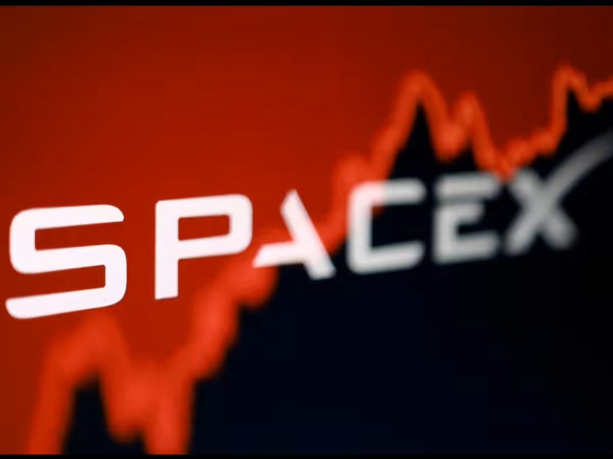 Elon Musk’tan SpaceX için 1 trilyon dolarlık hedef! Ay’da fabrika kuracak!