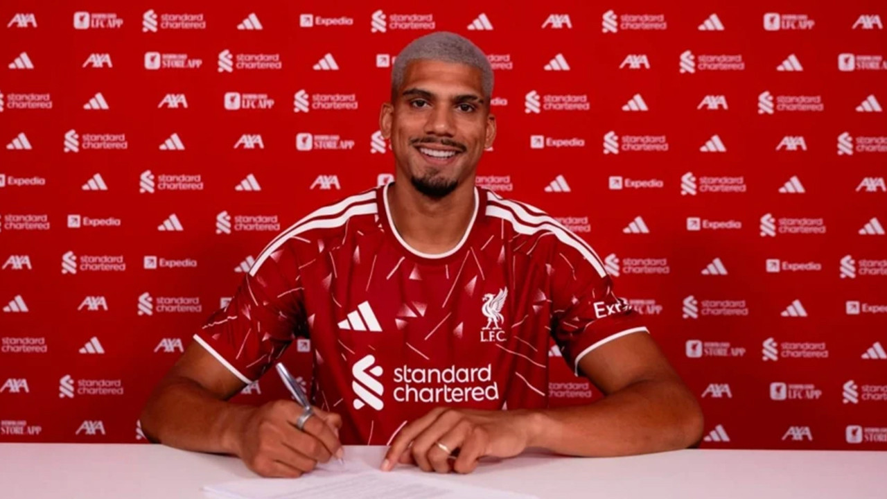Liverpool savunmaya yıldız takviyesi yaptı: Araujo Premier Lig'de