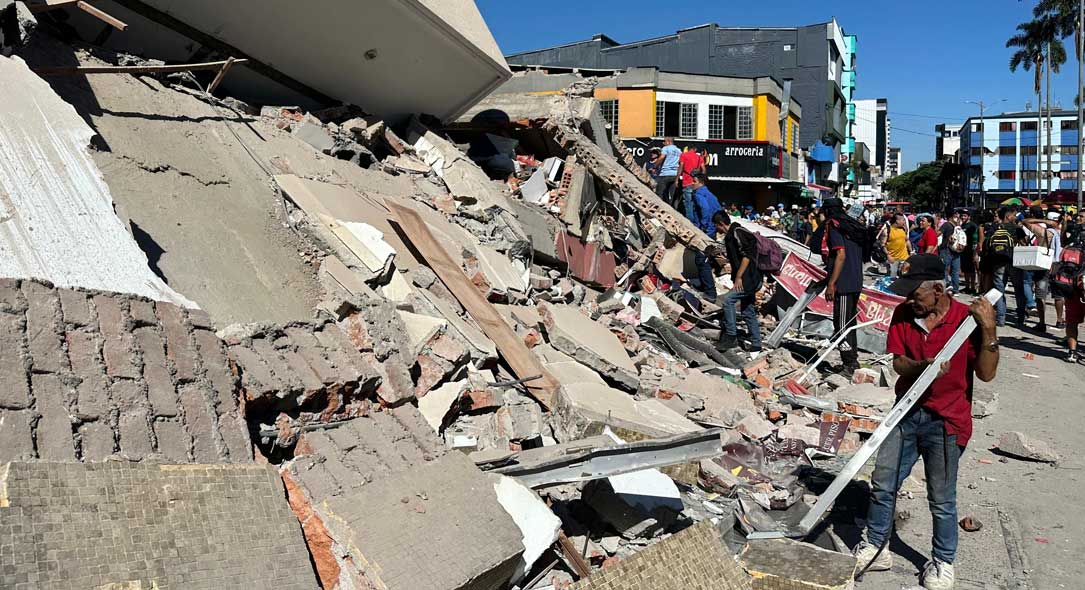 Kolombiya'da 7,4 Büyüklüğünde Deprem! 71 Kişi Hayatını Kaybetti!