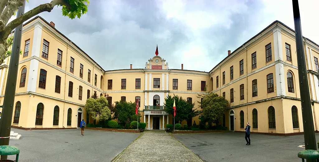Galatasaray Lisesi'ne geçişte kurallar değişti: Yüzde 4 şartı getirildi