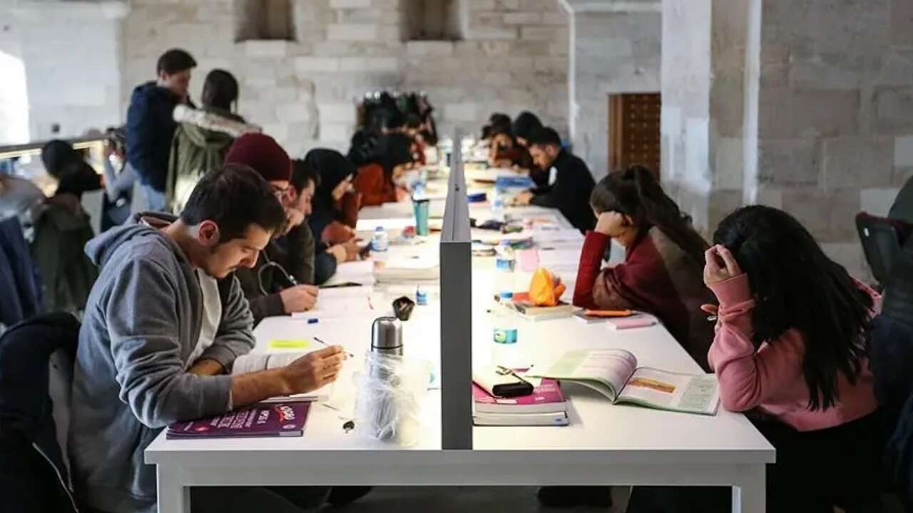 İstanbul'da üniversiteler bir ay erken kapanacak! Tarih belli oldu!