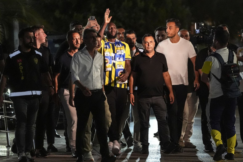 Fenerbahçe’nin Yeni Golcüsü Lukaku İstanbul’da! İlk Mesajı Şampiyonluk: 'Çok İyi Bir Takıma Geldim'