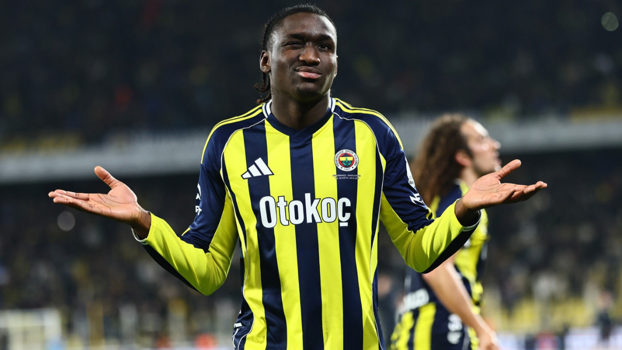 Fenerbahçe'den maç sırasında ayrıldı: 19 yaşındaki golcünün satış bedeli belli oldu!
