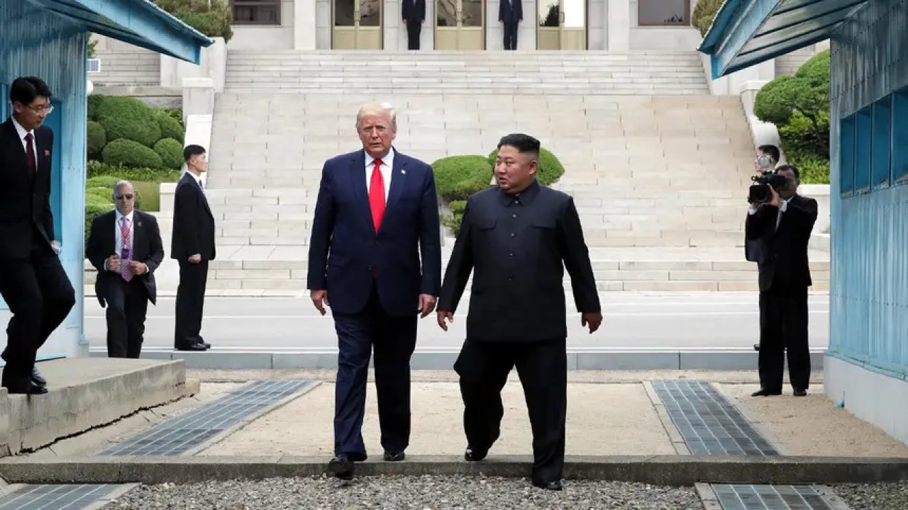 Trump Kim Jong Un’u öve öve bitiremedi: “Çok iyi anlaşıyoruz”!