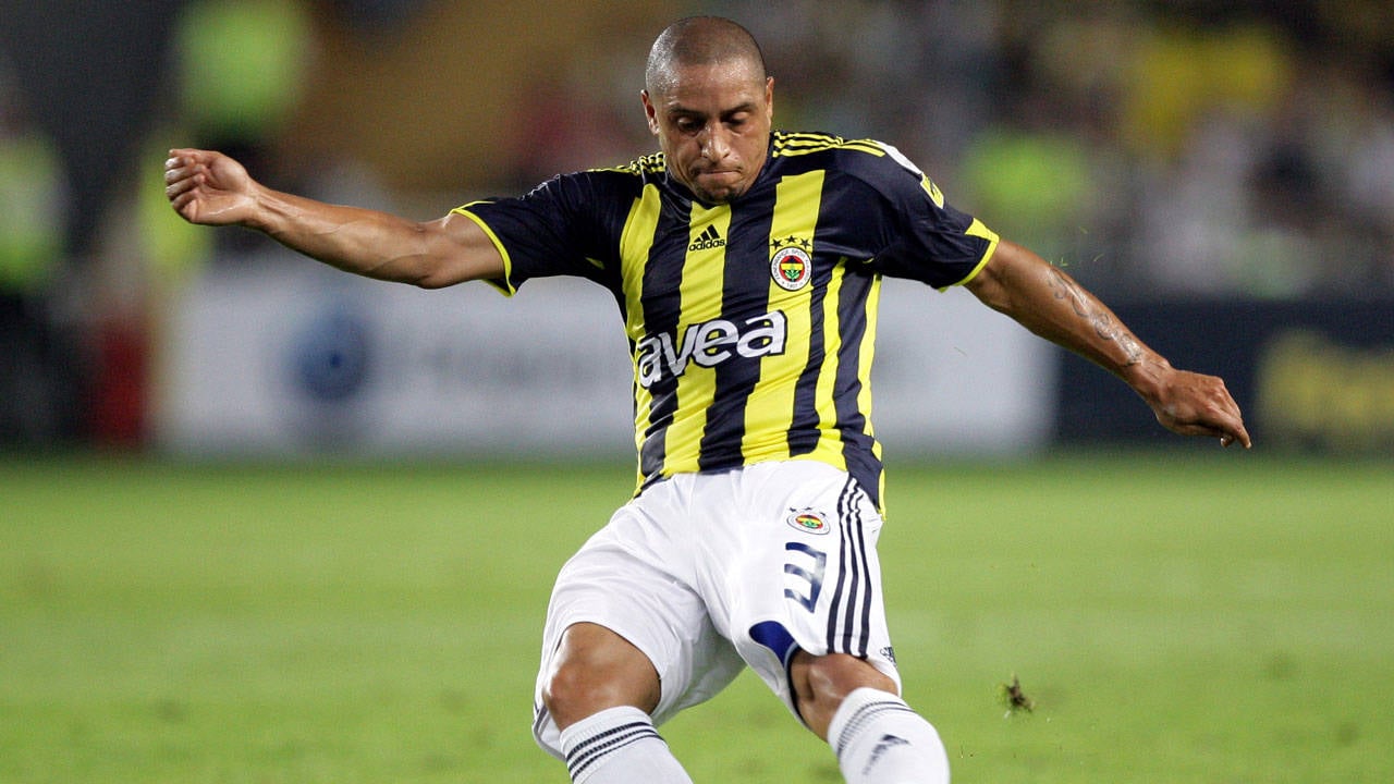 AKP’li vekilden Roberto Carlos iddiası: “Kelime-i şehadet getirip İslam’ı seçti”!