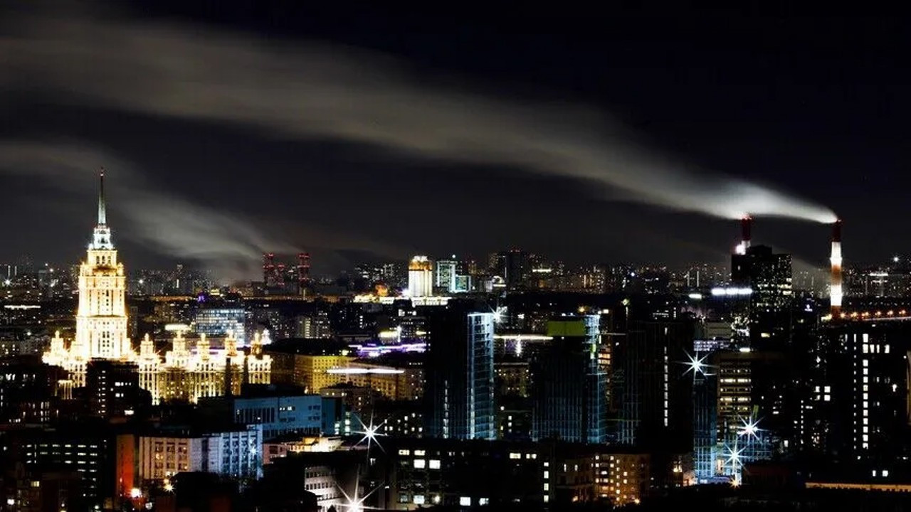 Moskova’da gece yarısı İHA alarmı! Yüzlerce hava aracıyla saldırdılar!