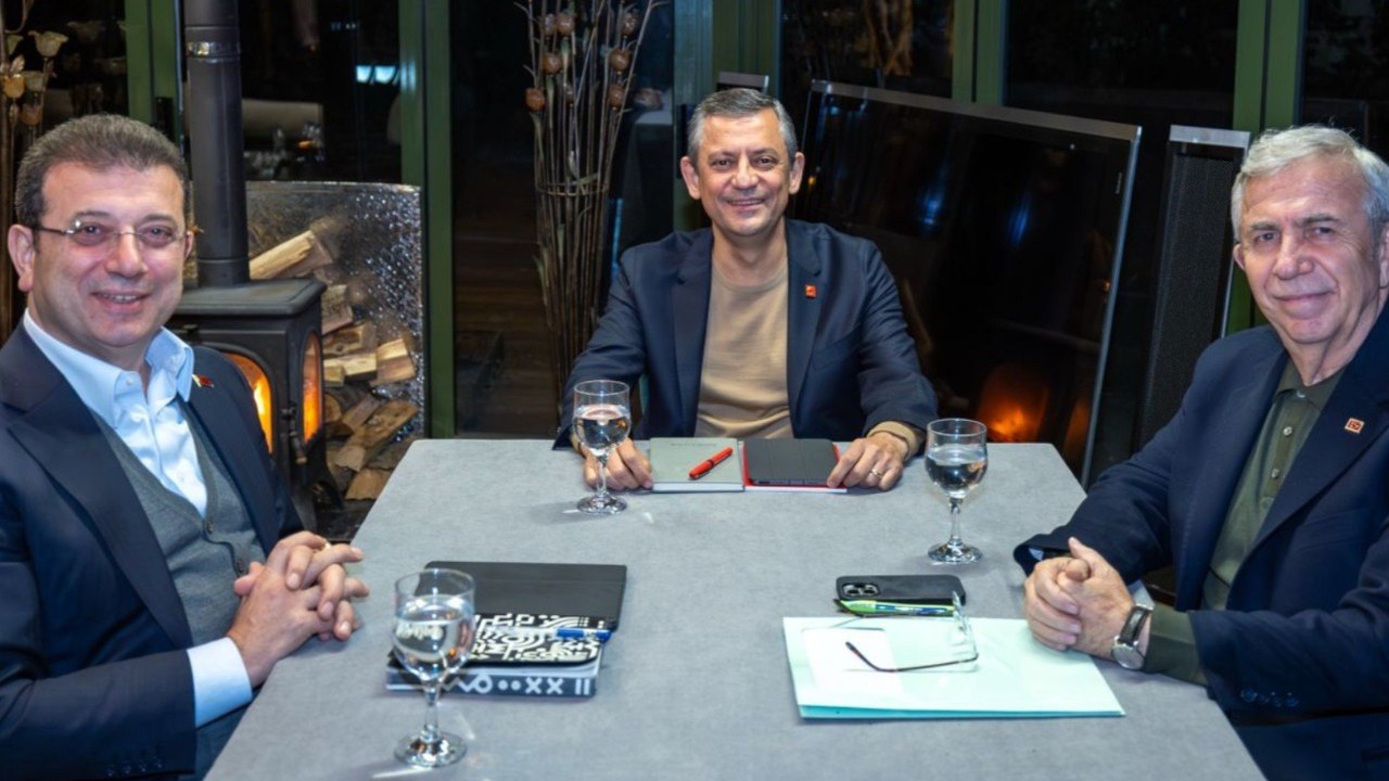Özgür Özel’in eski açıklaması gündem oldu: “İmamoğlu da Yavaş da Erdoğan’ı yeniyor”