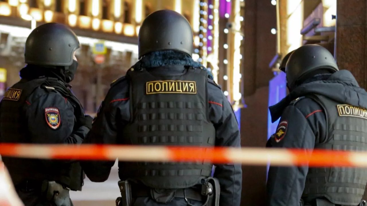 Moskova’da şok ölüm! Emekli FSB Tümgenerali dairesinde başından vurulmuş halde bulundu!