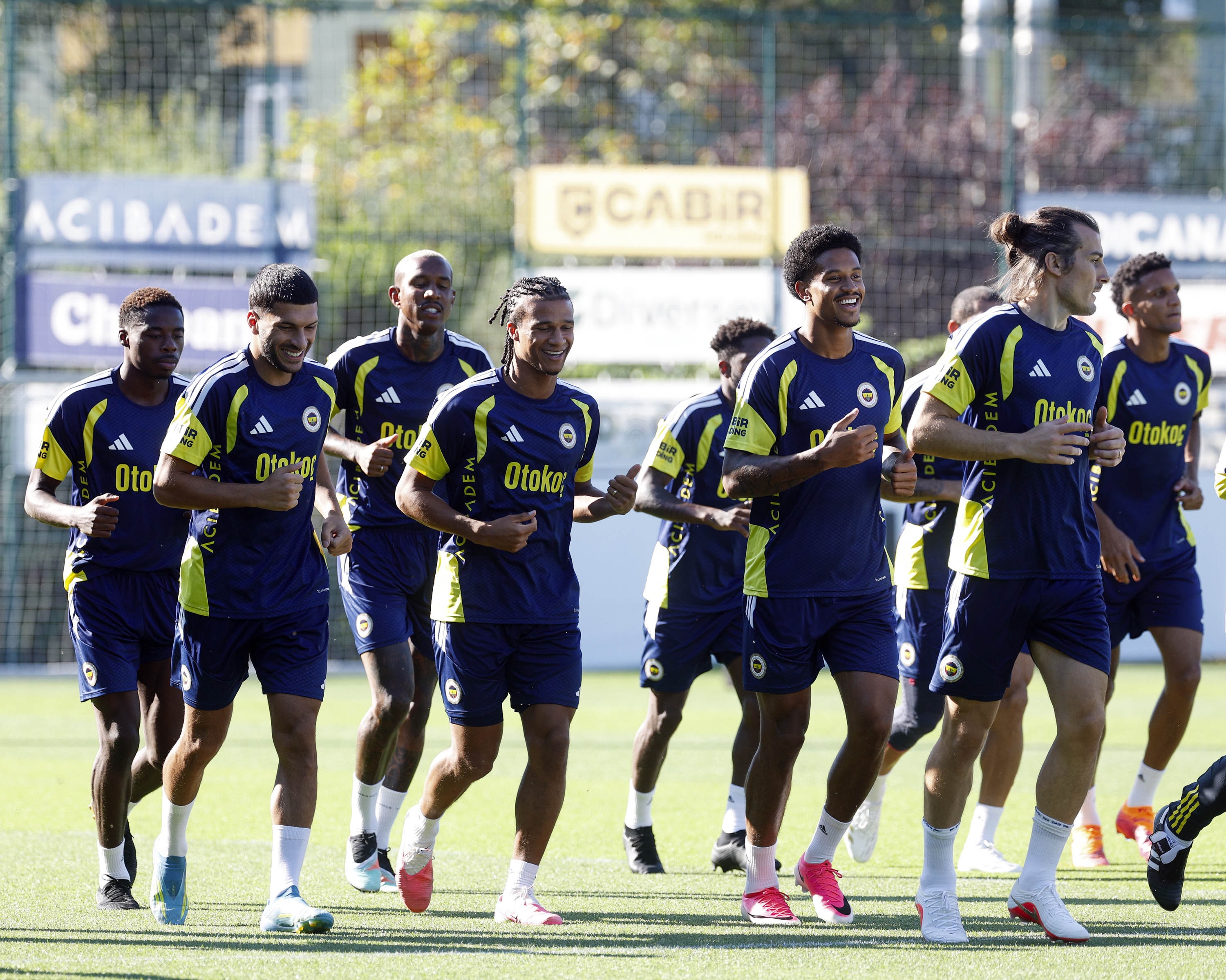 Fenerbahçe’nin yıldızı bavulunu topladı! Roma için Türkiye’den ayrılıyor!