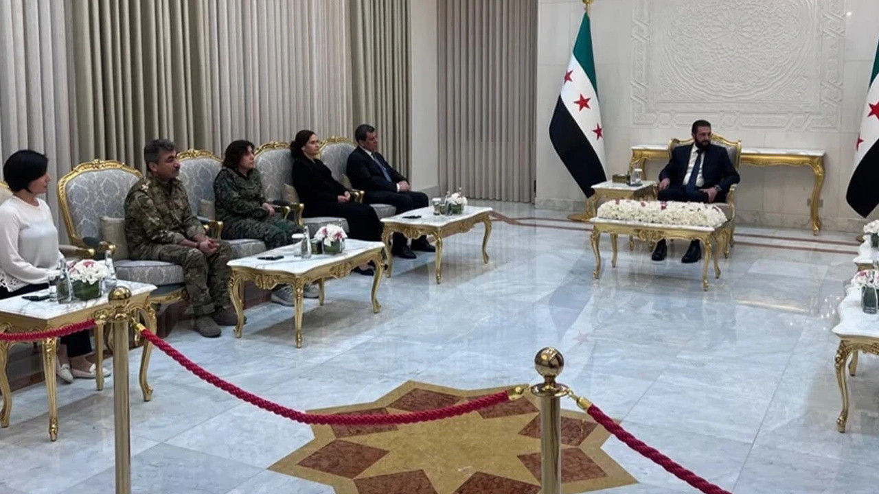 Şam’daki zirvenin ardından tarihi karar! YPG/SDG feshedildi!