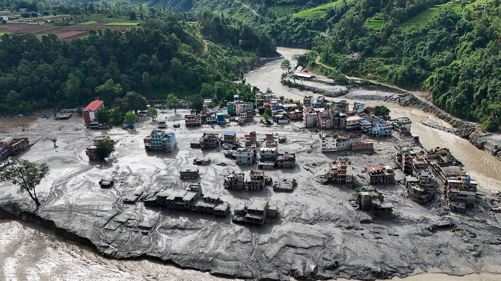 “Deprem değil buzul çöktü” Nepal’deki sel felaketinde bilanço ağırlaşıyor!