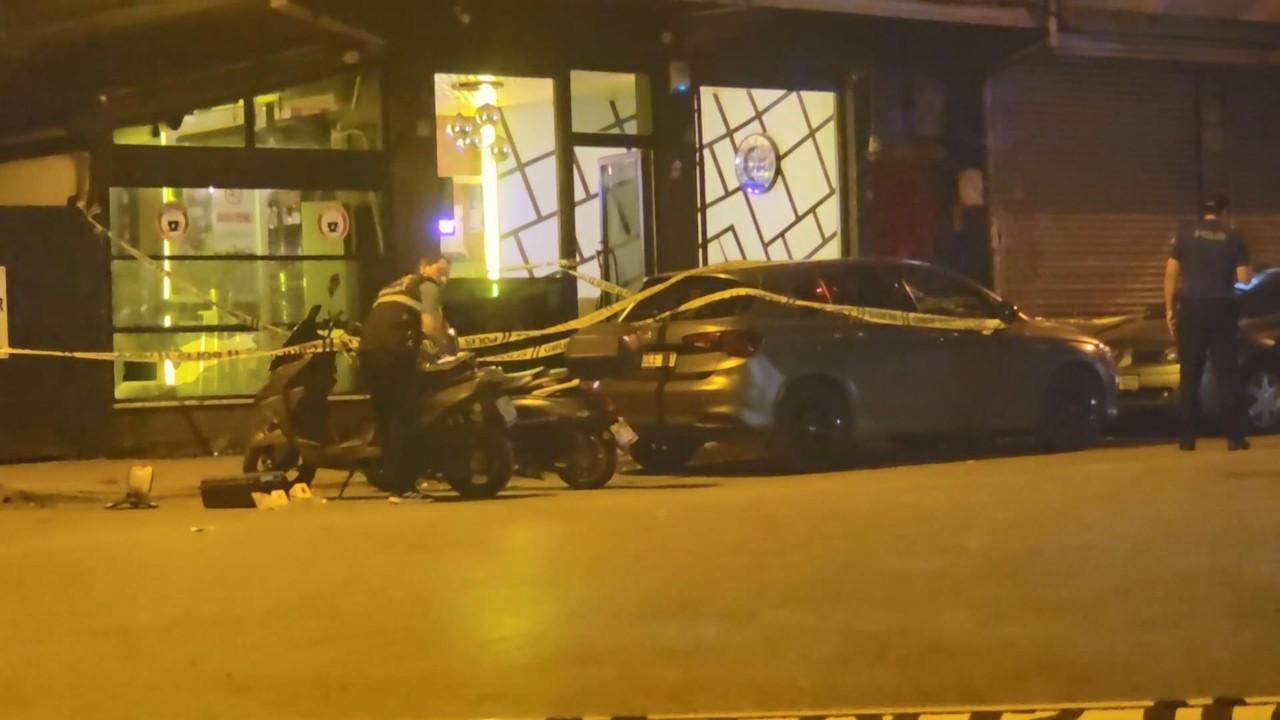İstanbul’un göbeğinde kafeye silahlı saldırı: Yaralılar var!