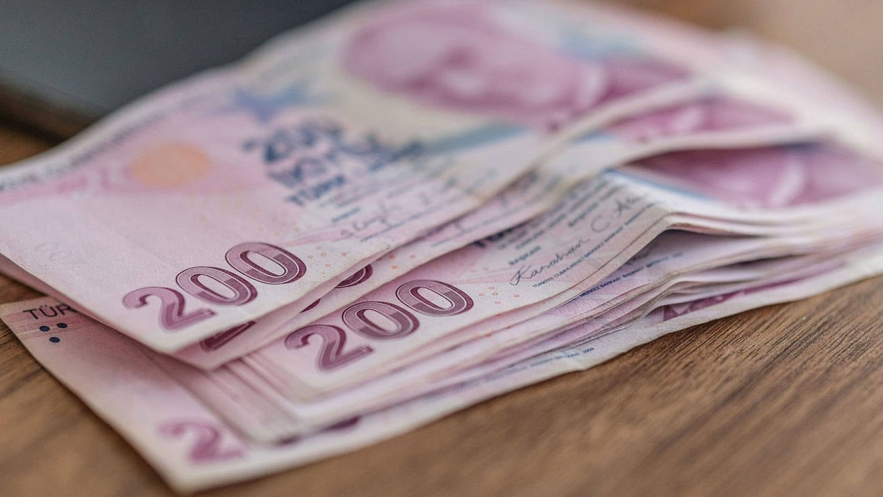 Faiz beklentisi netleşti! Ekonomistlerin büyük çoğunluğu aynı rakamı işaret etti!