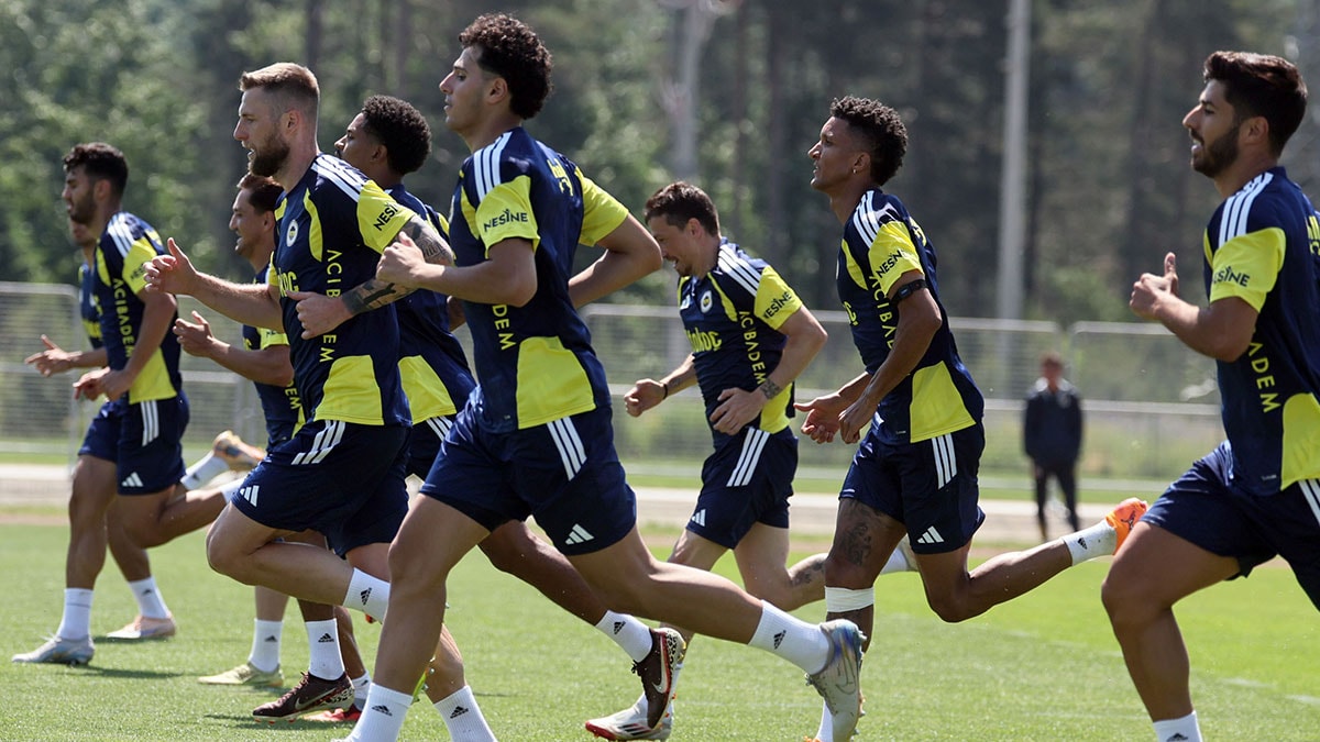 Fenerbahçe'nin Yıldız Transferiydi: Tek Başına Ülkeden Ayrıldı!