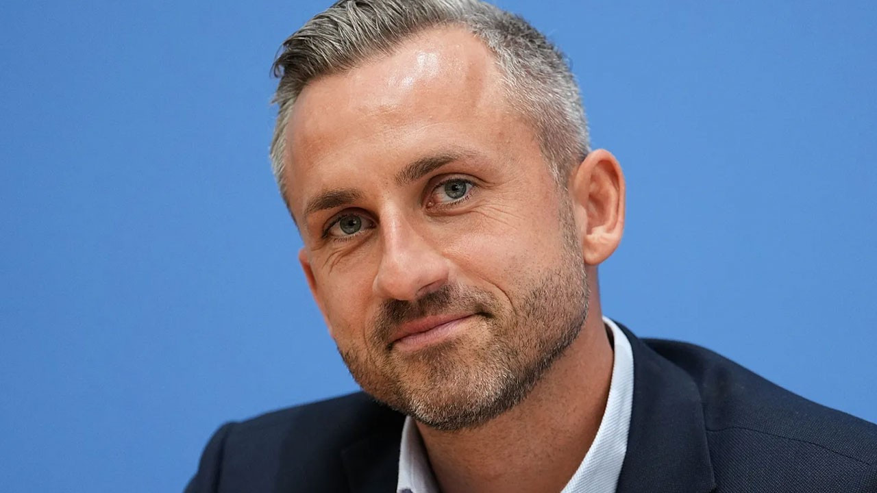 Almanya’da ortalığı karıştıran sözler! AfD liderinden göçmenlere silahlı tehdit!