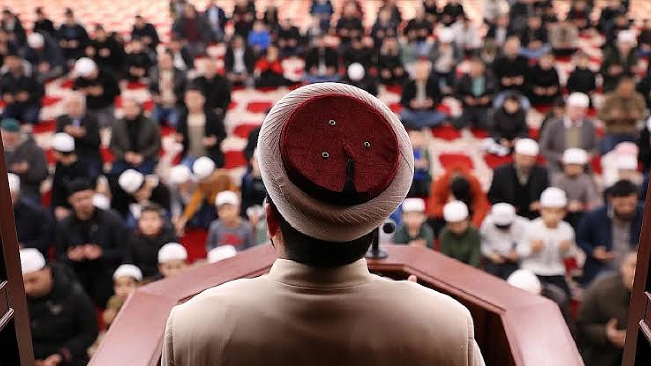 Diyanet’in cuma hutbesinde sosyal medya mesajı: “Her paylaşım masum değildir”