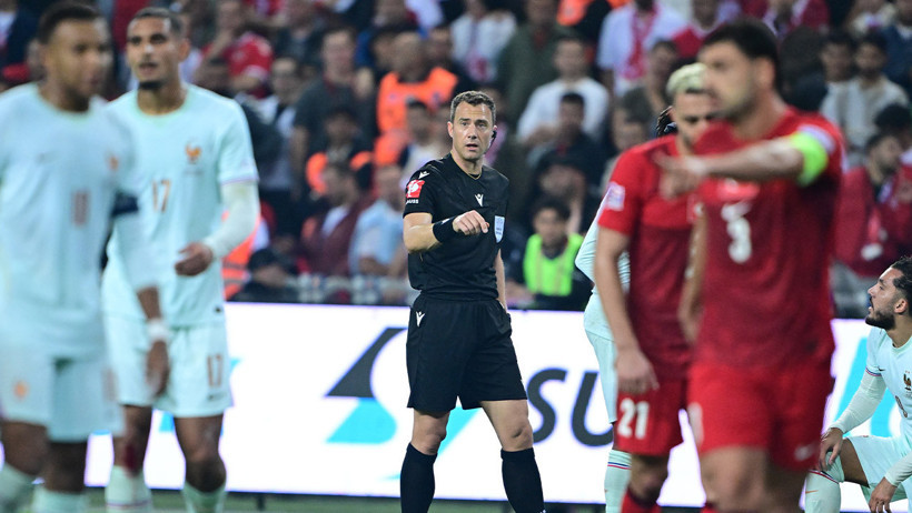 Merih Demiral'dan Fransa maçı sonrası olay sözler: Hakemi etki altına aldılar!