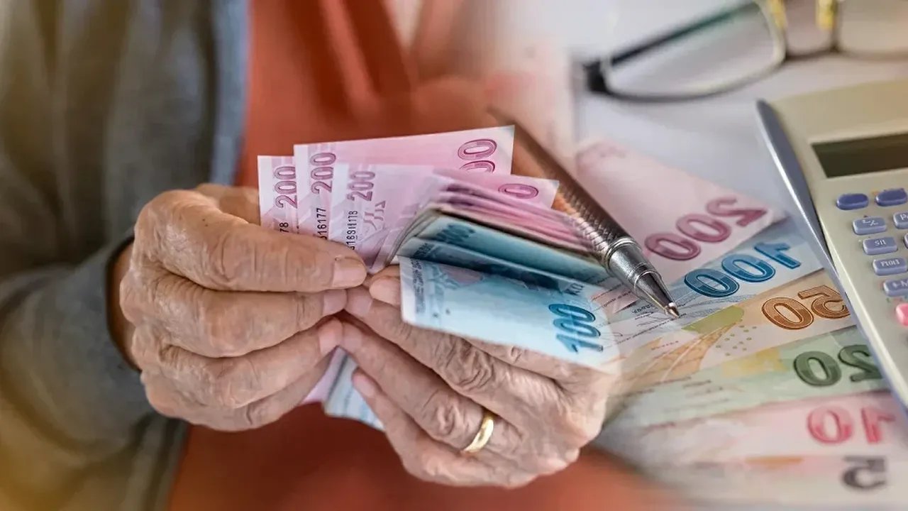 Emekli maaşında yeni hesap! Ocak 2027 için üç farklı senaryo ortaya çıktı!