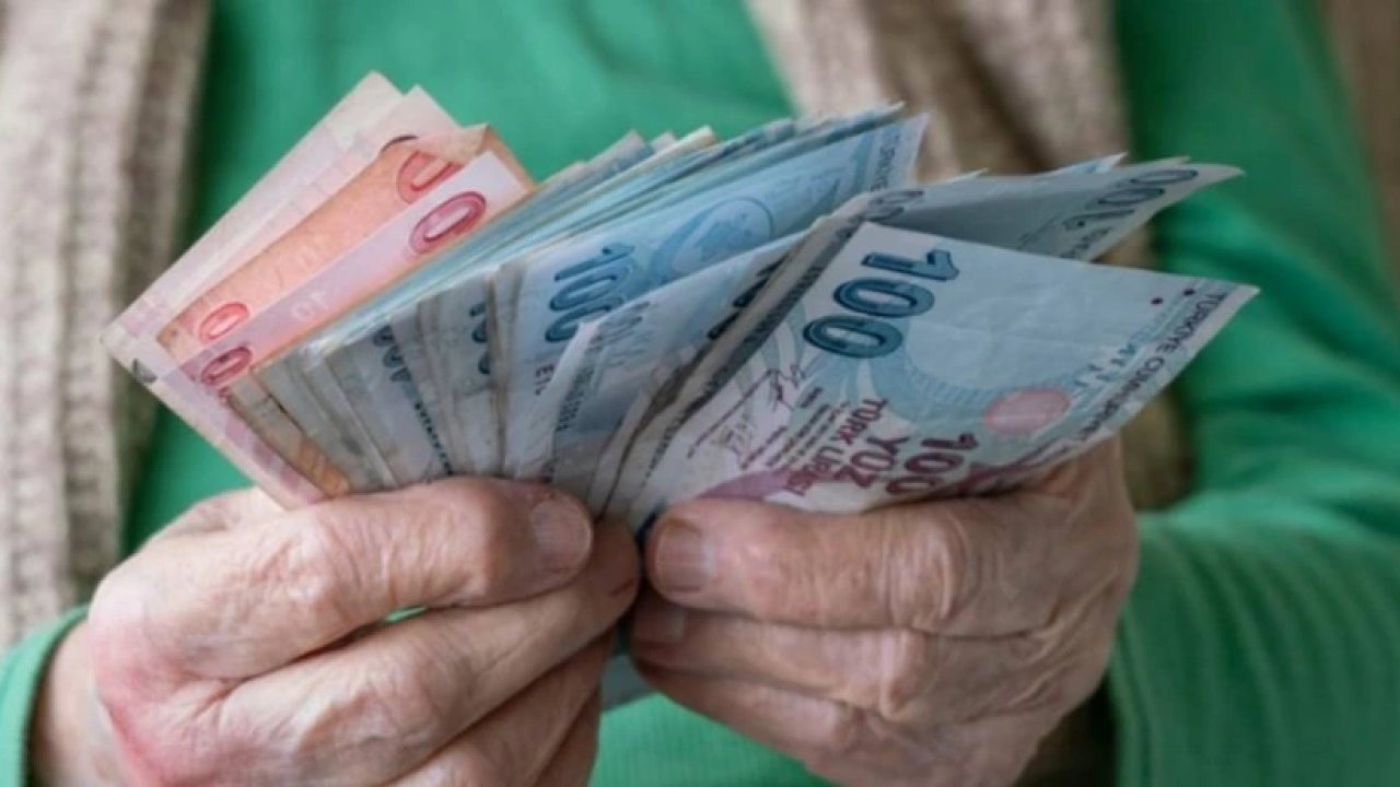 Emeklinin cebine 15 bin TL girecek: Ödemeden yararlanmanın şartları belli oldu!