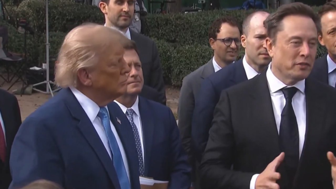 Elon Musk “yapay zeka” deyince kendini hemen düzeltti: Trump'tan dikkat çeken tepki!