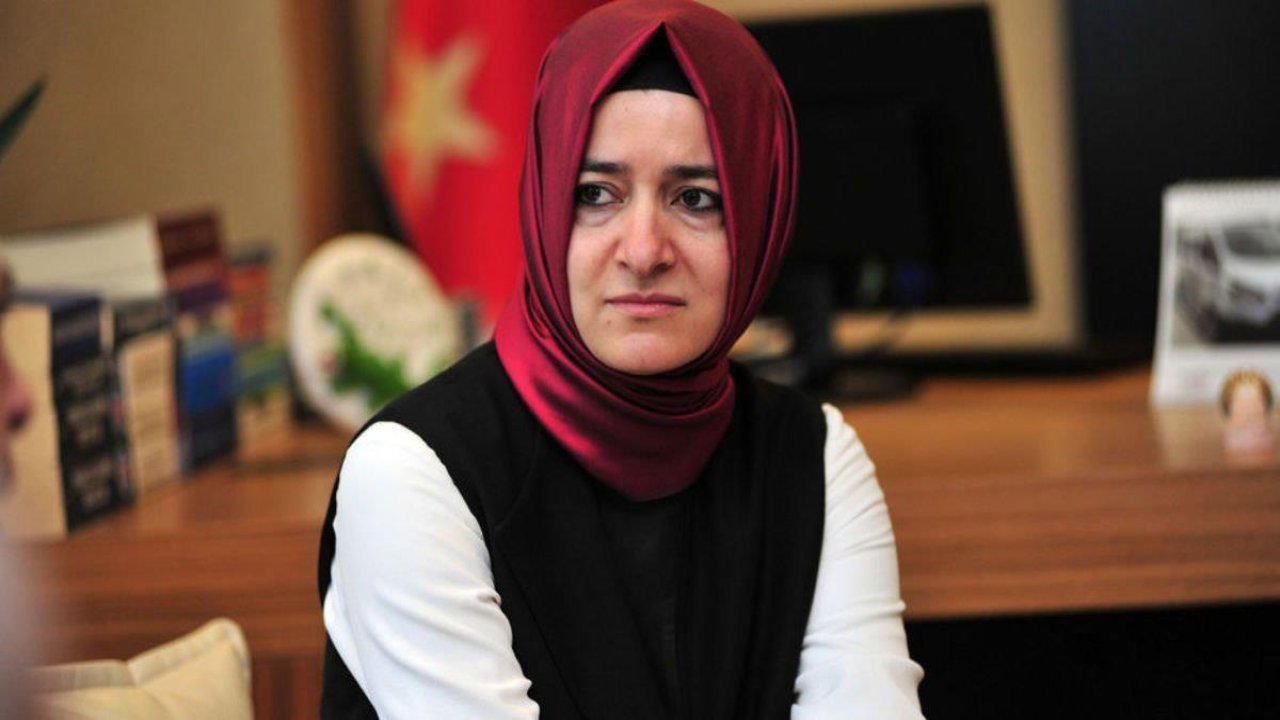 Fatma Betül Sayan Kaya’ya Bir Darbe Daha! AK Parti’nin Sitesinden de Silindi!