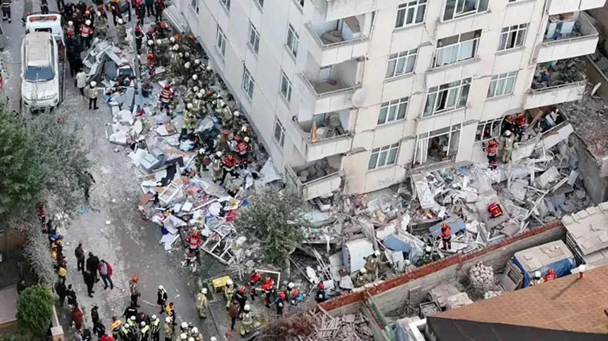 Maltepe'de bina çöktü... Enkaz altındaki 3 kişinin isimleri belli oldu!