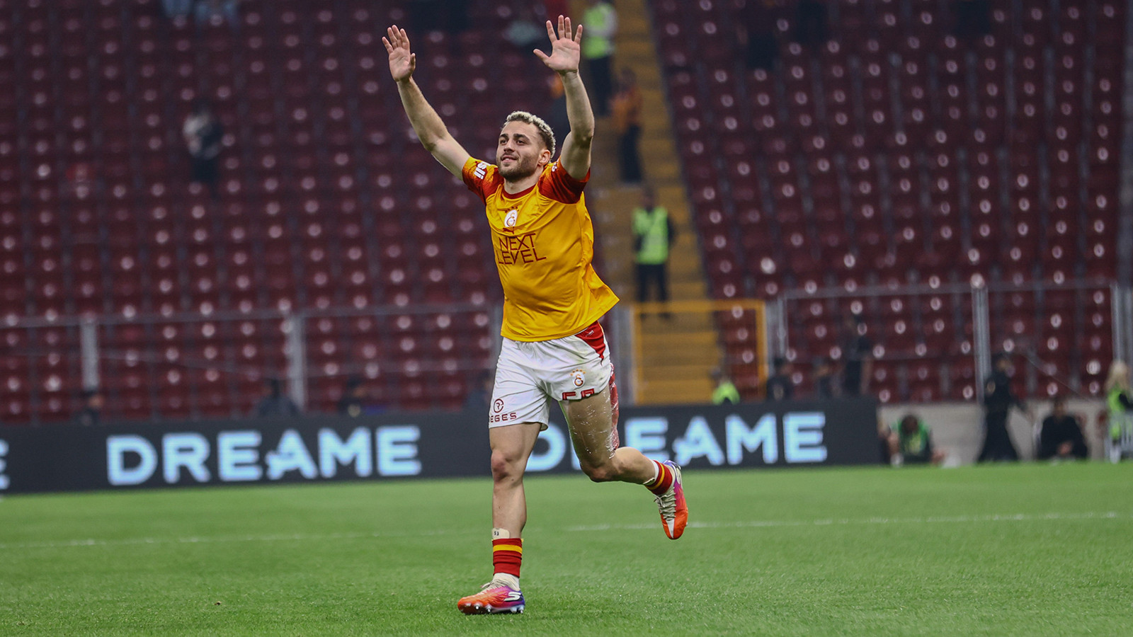 Barış Alper Yılmaz, Galatasaraylı Taraftarları Kırmadı! Yeniden Sahaya Çıktı!