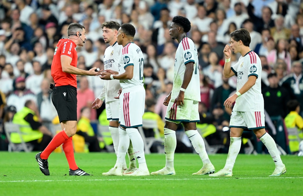 Vinicius Rakibinin Saçını Çekti, Ortalık Karıştı! Real Madrid Hakeme Tepkili!