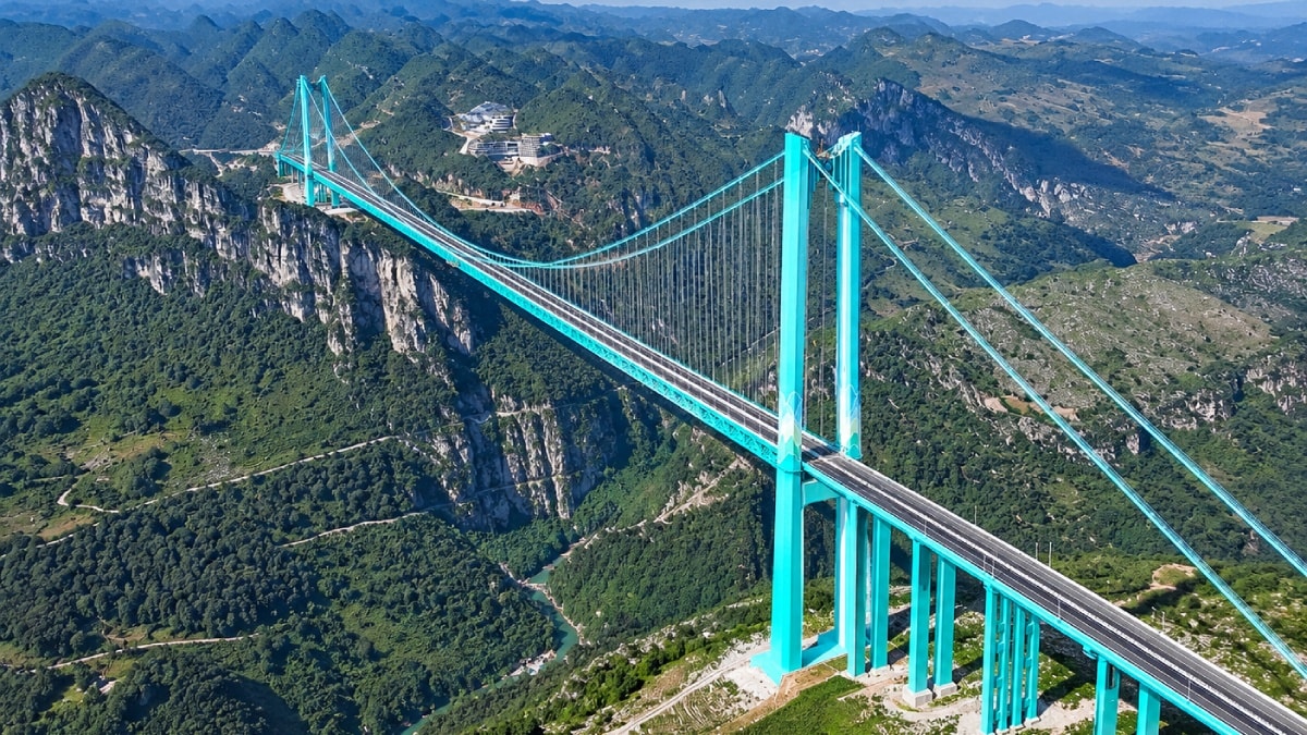 Dünyanın En Yüksek Köprüsü Ziyaretçi Akınına Uğradı! Sayı 3,3 Milyonu Aştı!