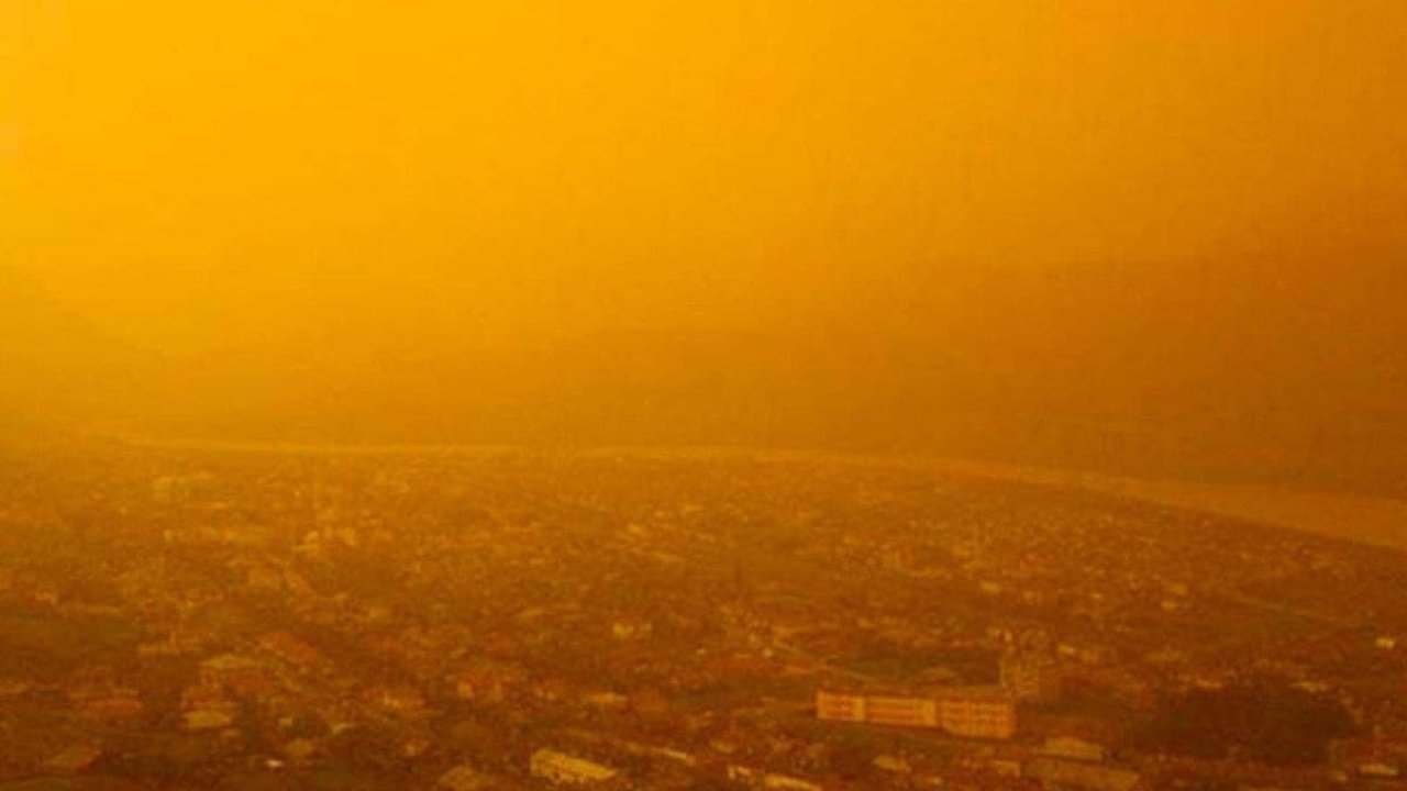 Meteoroloji’den 9 İl İçin Toz Bulutu Uyarısı! Suriye’den Gelen Toz Salı Öğlene Kadar Sürecek!