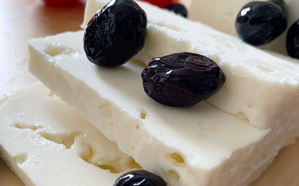 Zeytin ve peyniri aynı anda tüketmek zararlı mı? Tuz miktarına dikkat!