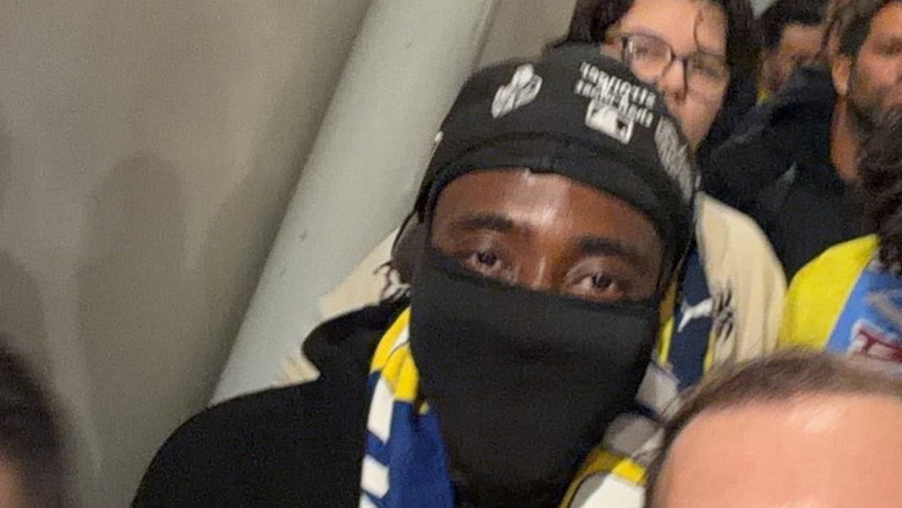 Fenerbahçeli Taraftarların Arasındaki Kar Maskeli İsim Tanıdık Çıktı!