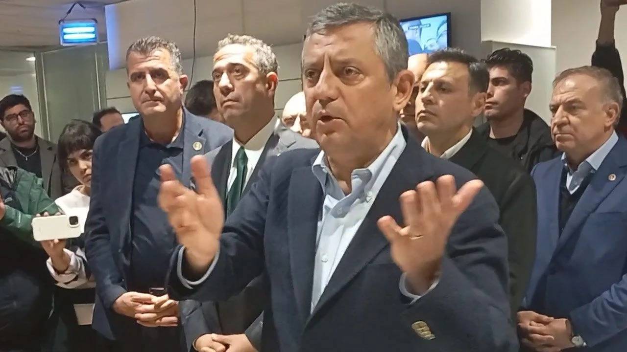 Özgür Özel kayyum atanan Halk TV'yi ziyaret etti: 