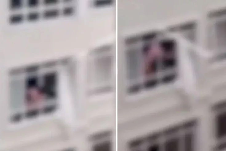 Evinde çıplak dolaşan adam mahalleyi ayağa kaldırdı! Pencereye odun fırlattılar