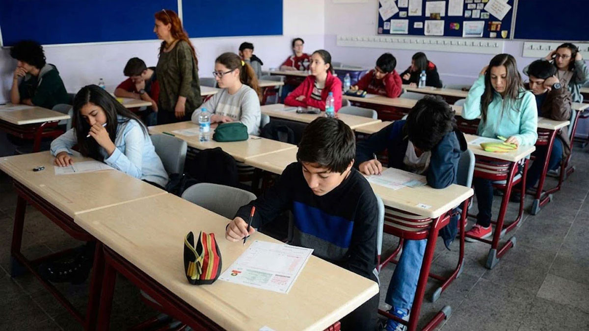 Ortaokul ve liselerde sınav sistemi değişiyor! MEB'den 16 branşta yeni uygulama!