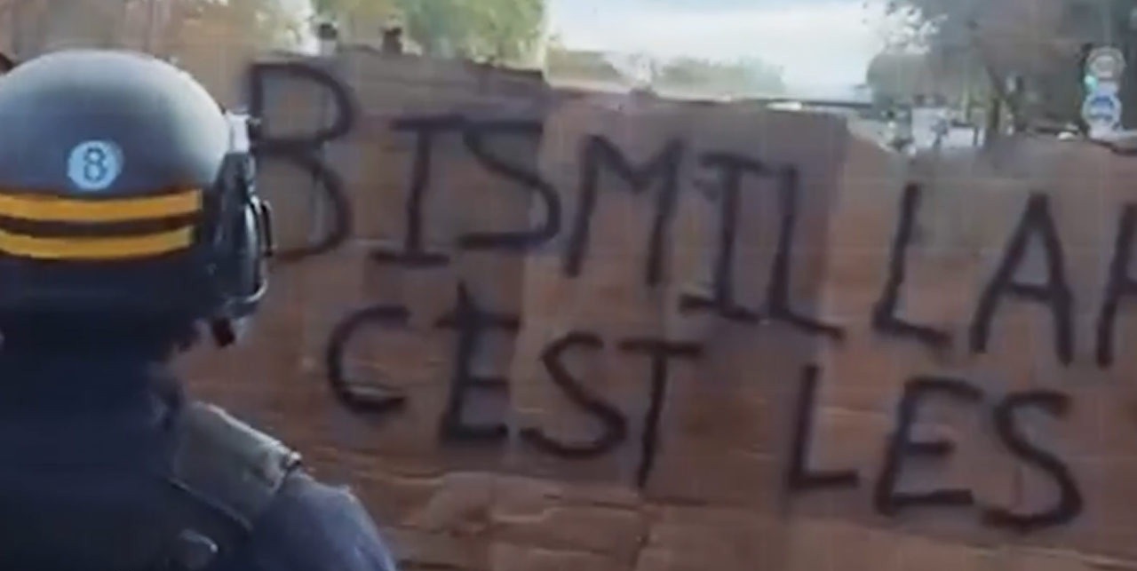 Fransa’daki öğrenci eylemlerinde “Bismillah” pankartlarının ilginç hikâyesi