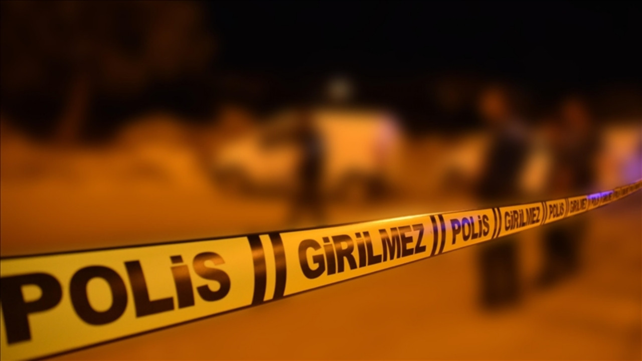 Adana'da İş Yerine Silahlı Baskın! 16 Yaşındaki Çocuk Başından Vuruldu!