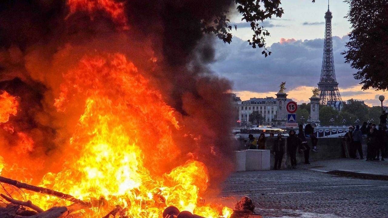 Fransa'da şiddet ve yağma alarmı! Hükümet askerleri görevlendirmeye hazırlanıyor