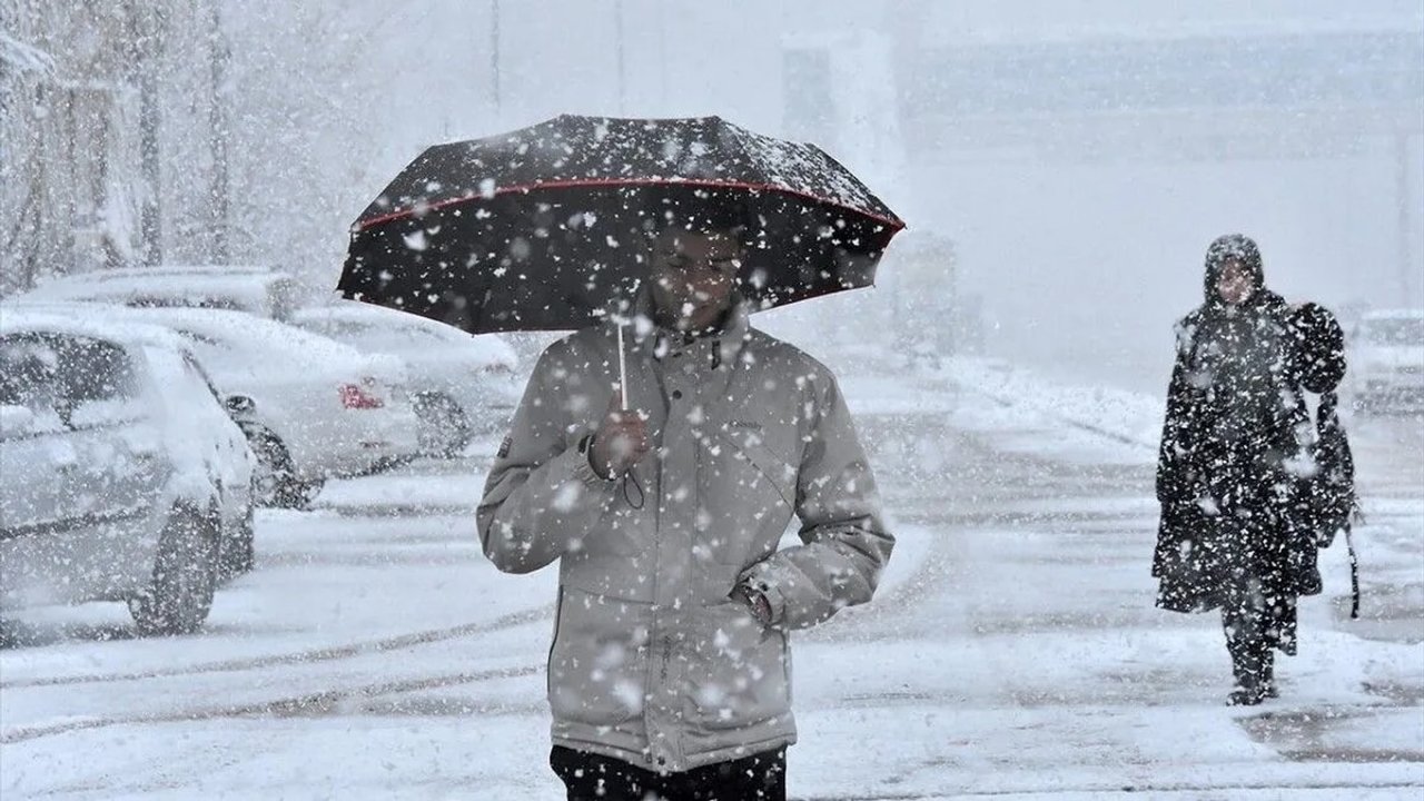 2027 Kışı Nasıl Geçecek? Meteoroloji Uzmanından Türkiye İçin Yağış Uyarısı!