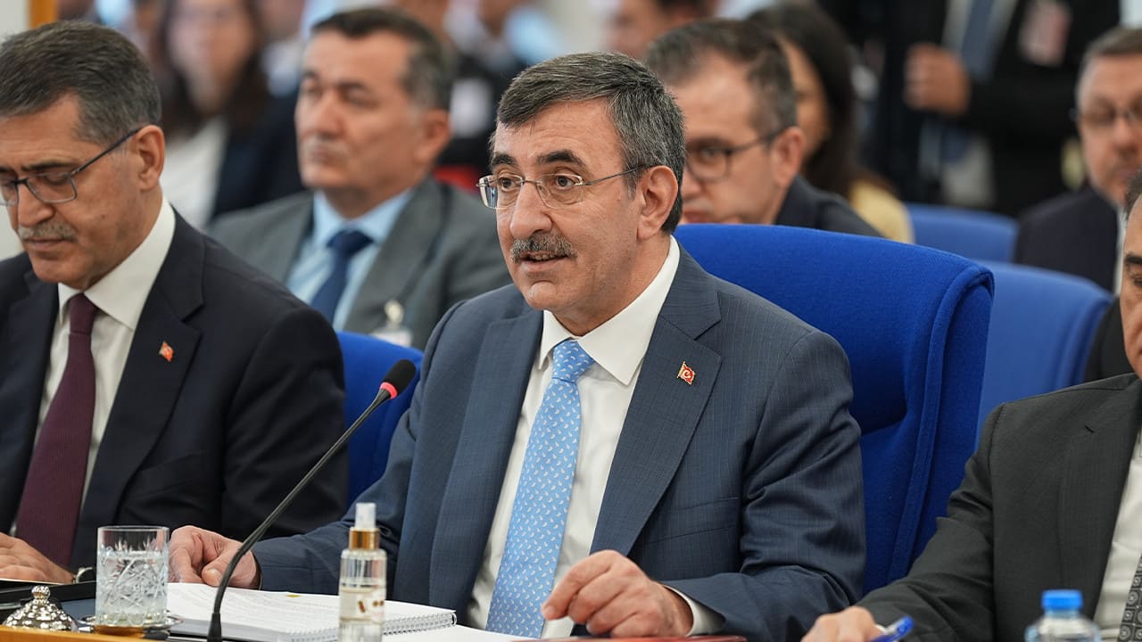 2027 bütçesinde enflasyon, büyüme ve ihracat hedefleri açıklandı! Cevdet Yılmaz rakamları duyurdu